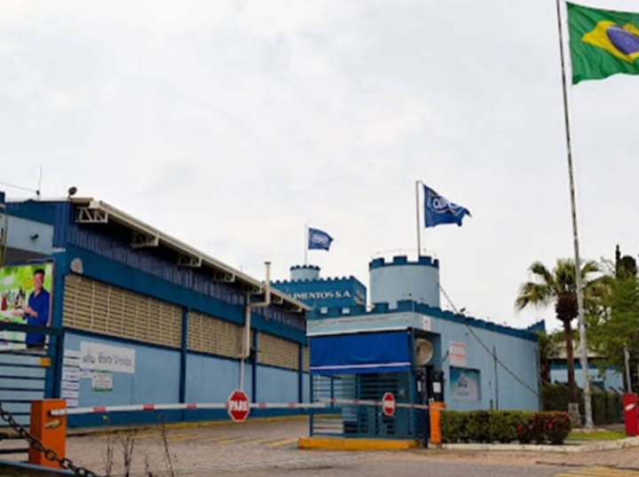  Castelo Alimentos abre vaga para Operador Logístico II na região